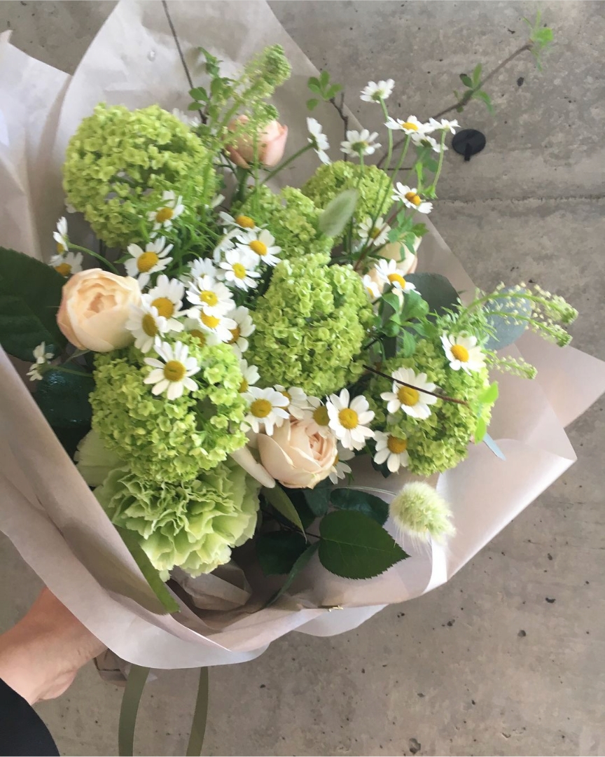 花束 グリーンボール - 三重県津市 フラワーショップ CHELBAN [シェルバン]